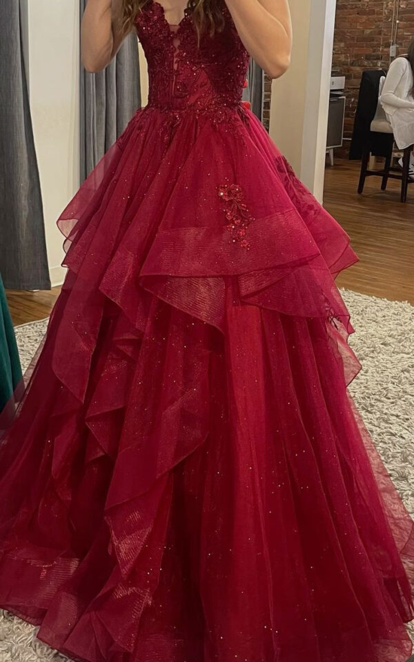 Chic Ball Gown Spaghetti Straps Burgundy Layered Prom Dress Tulle Long Evening Formal Gowns - Zhaelle formal gown
